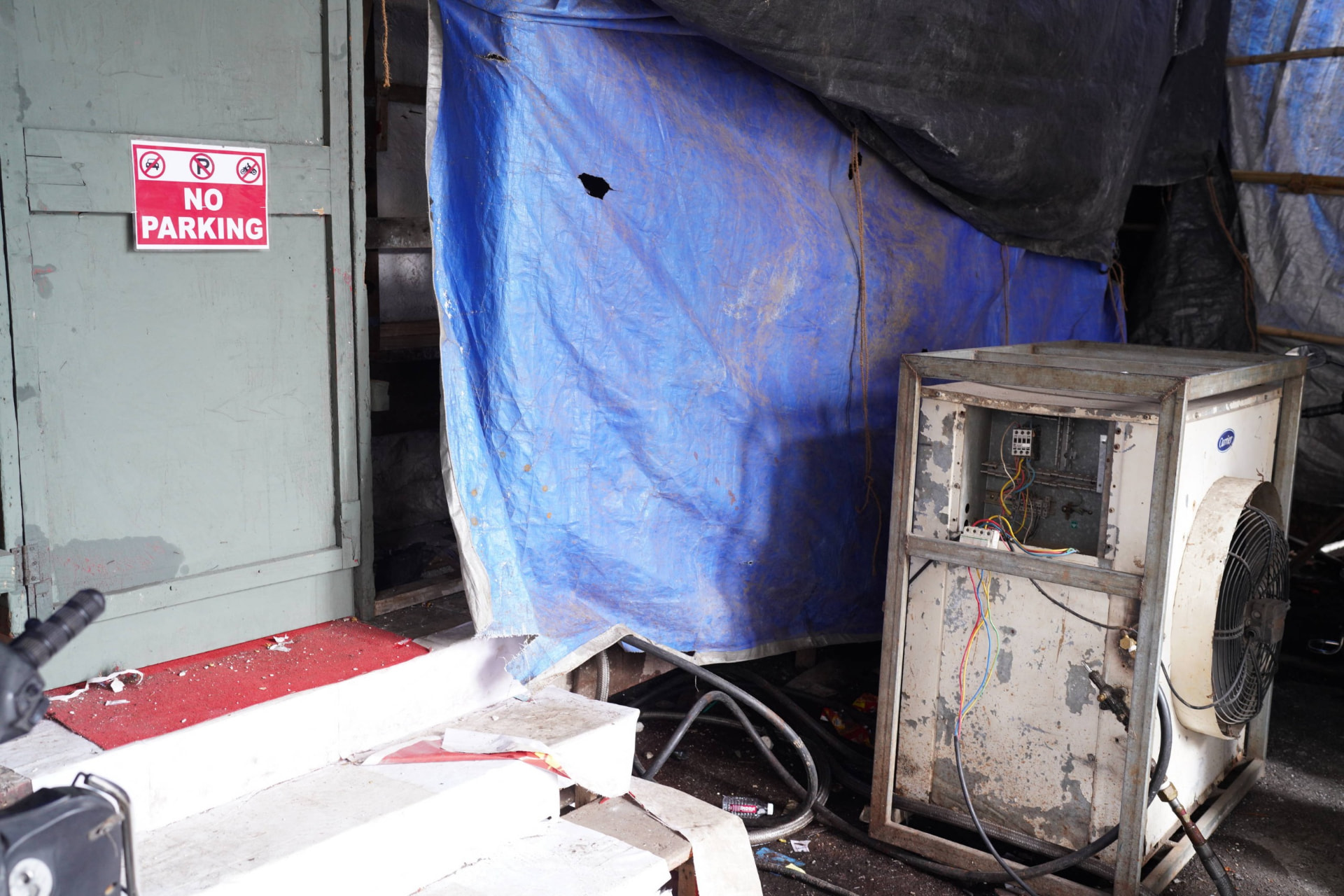 Unsafe generator and cabling observed during an audit