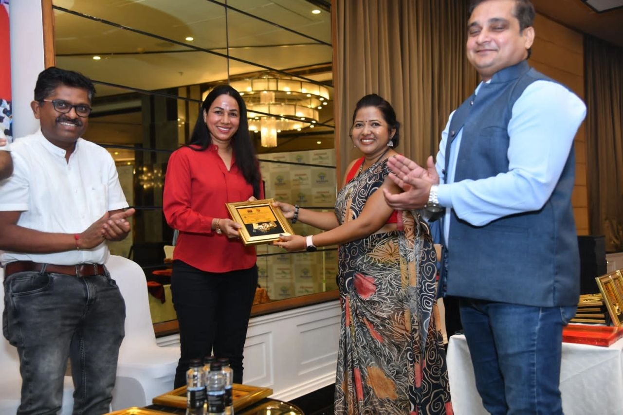 FSAI Pune Chapter team member felicitated at the awards ceremony